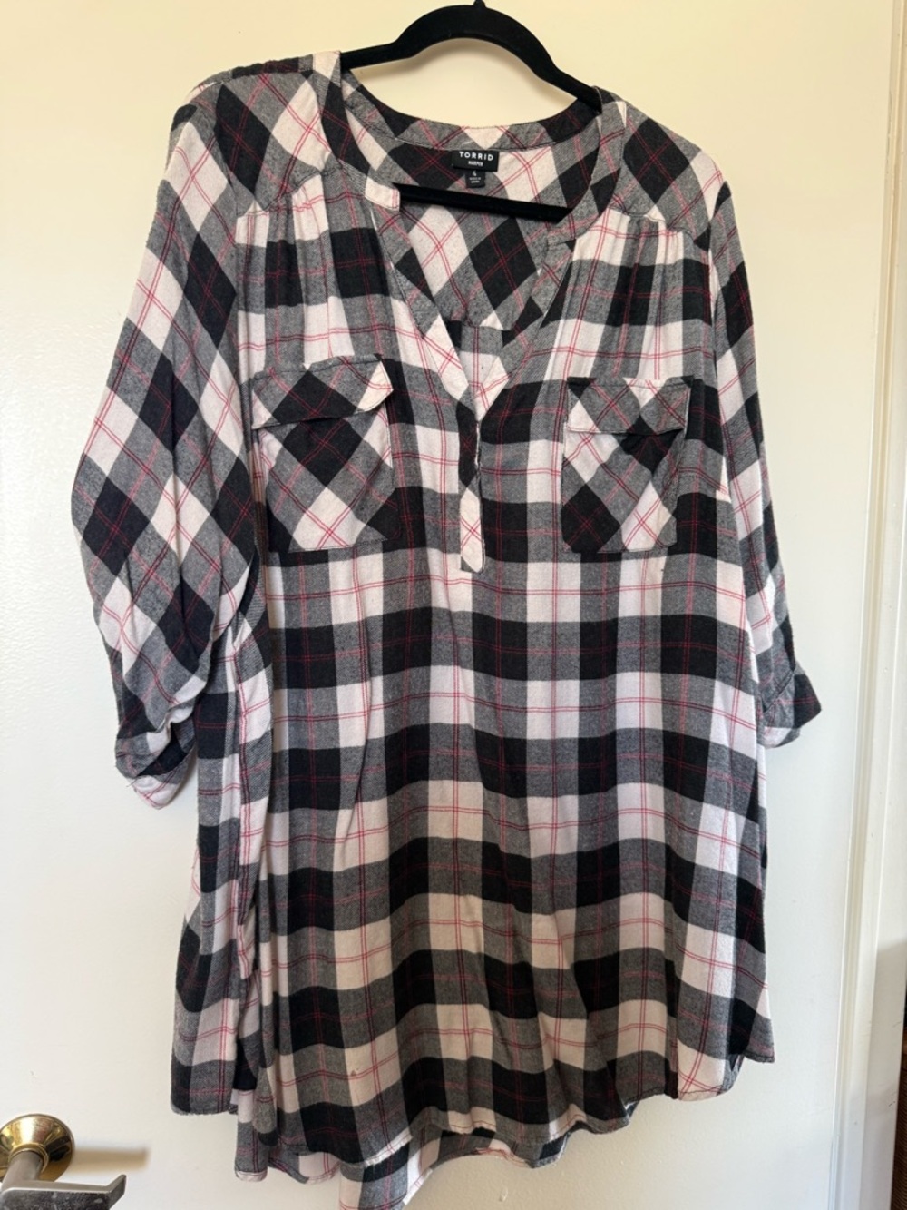 Torrid Black, White, & Red Plaid Flannel 3/4 Sleeve Tunic Shirt in 4X